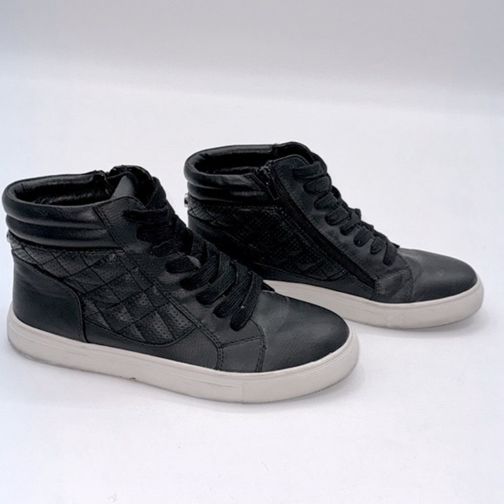 UEC Steve Madden faux leather high top quilted sneakers black size 7.5 no box